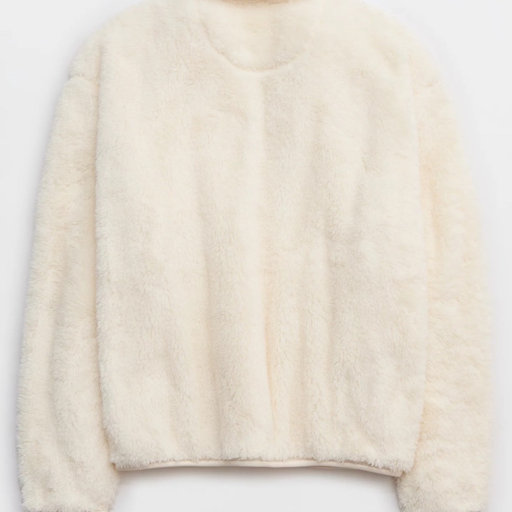 Cozy White Fleece Sweatshirt - Picture 4 of 5